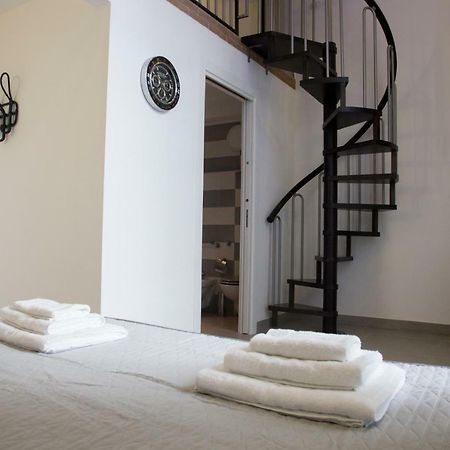 Vesuvius Luxury Suites Наполи Екстериор снимка