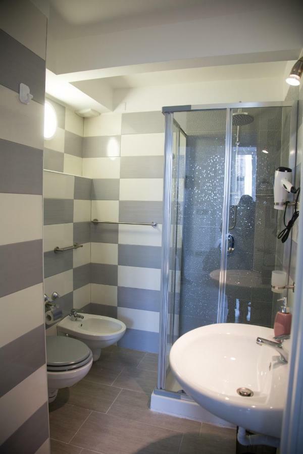 Vesuvius Luxury Suites Наполи Екстериор снимка