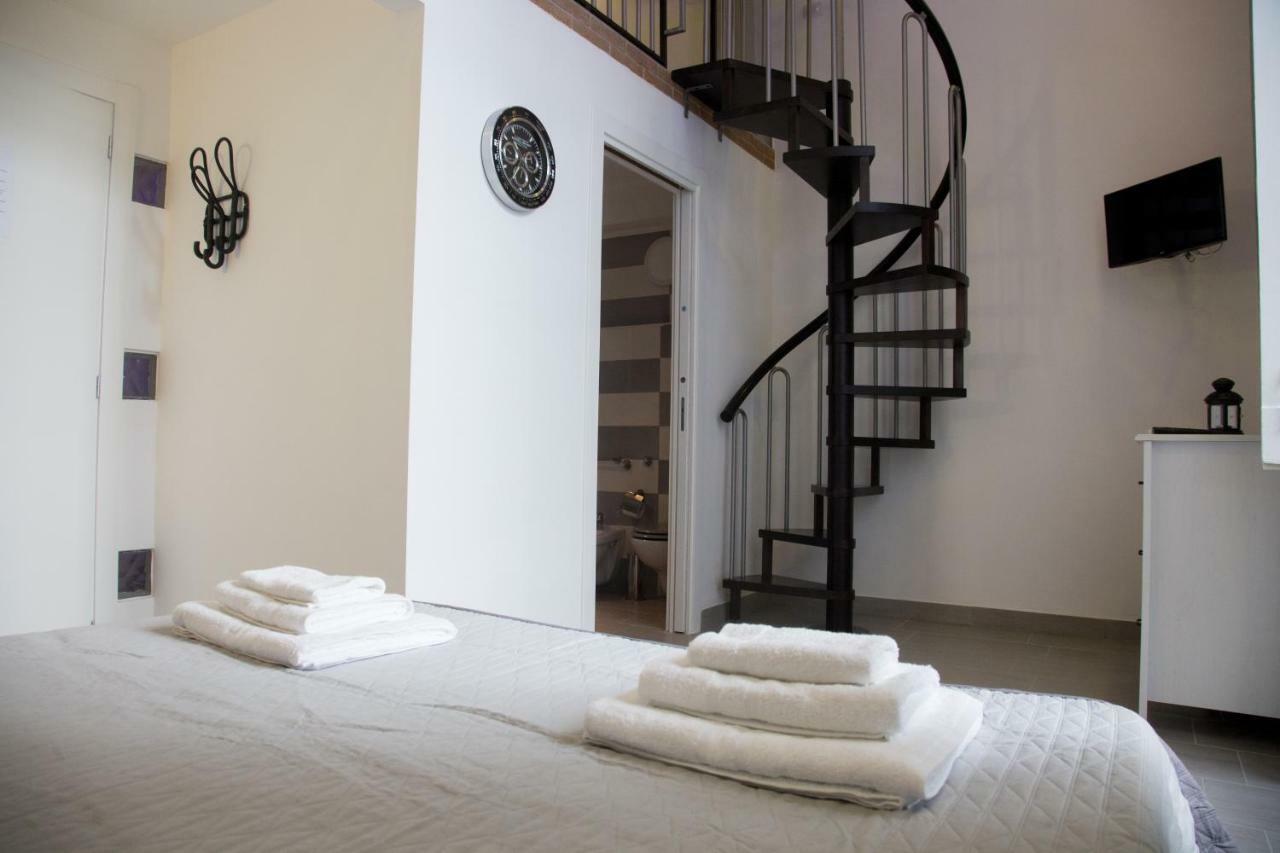 Vesuvius Luxury Suites Наполи Екстериор снимка