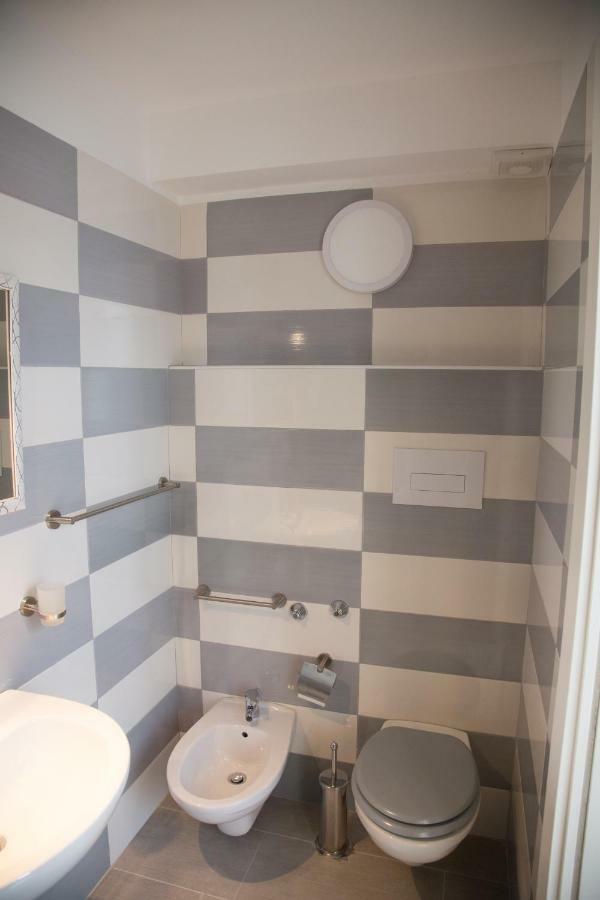 Vesuvius Luxury Suites Наполи Екстериор снимка