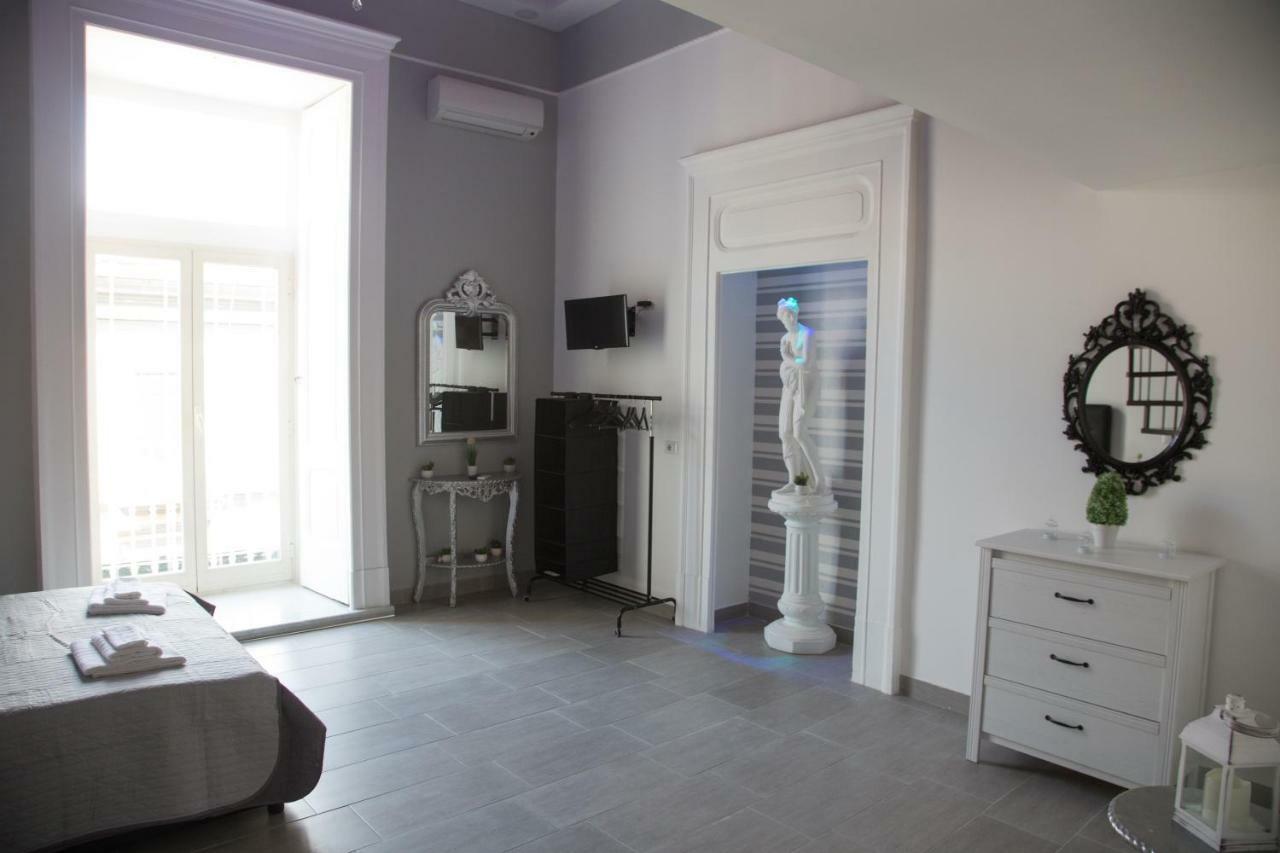 Vesuvius Luxury Suites Наполи Екстериор снимка