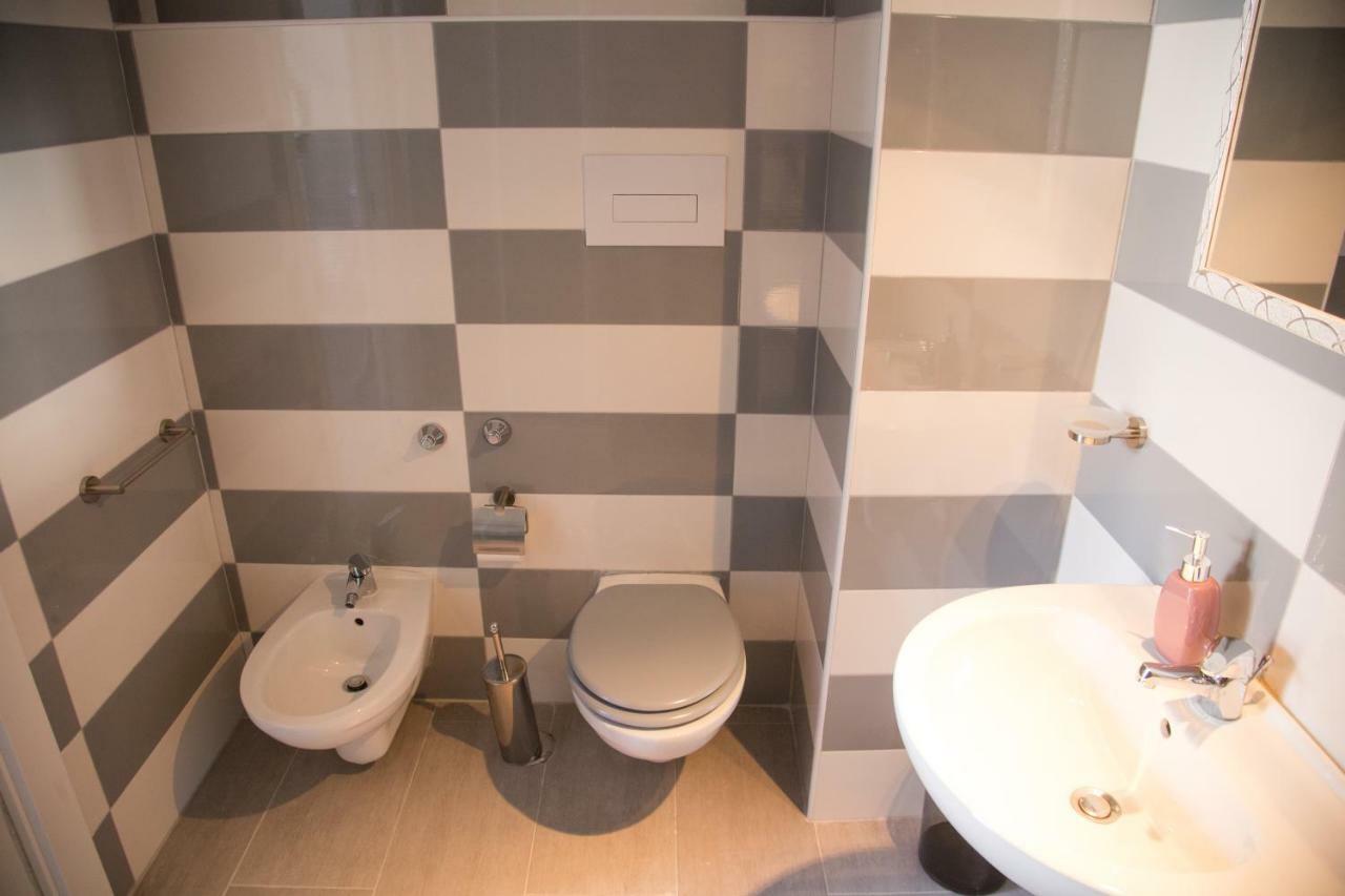 Vesuvius Luxury Suites Наполи Екстериор снимка
