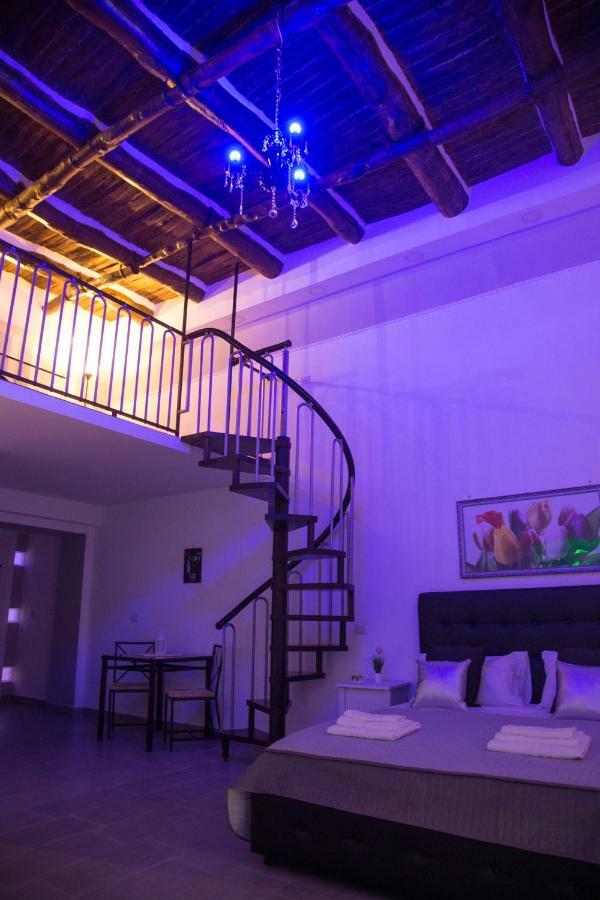 Vesuvius Luxury Suites Наполи Екстериор снимка