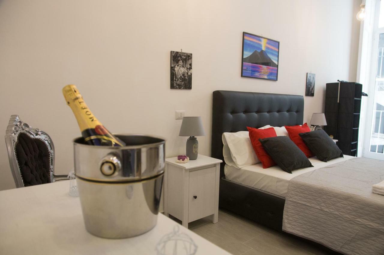 Vesuvius Luxury Suites Наполи Екстериор снимка
