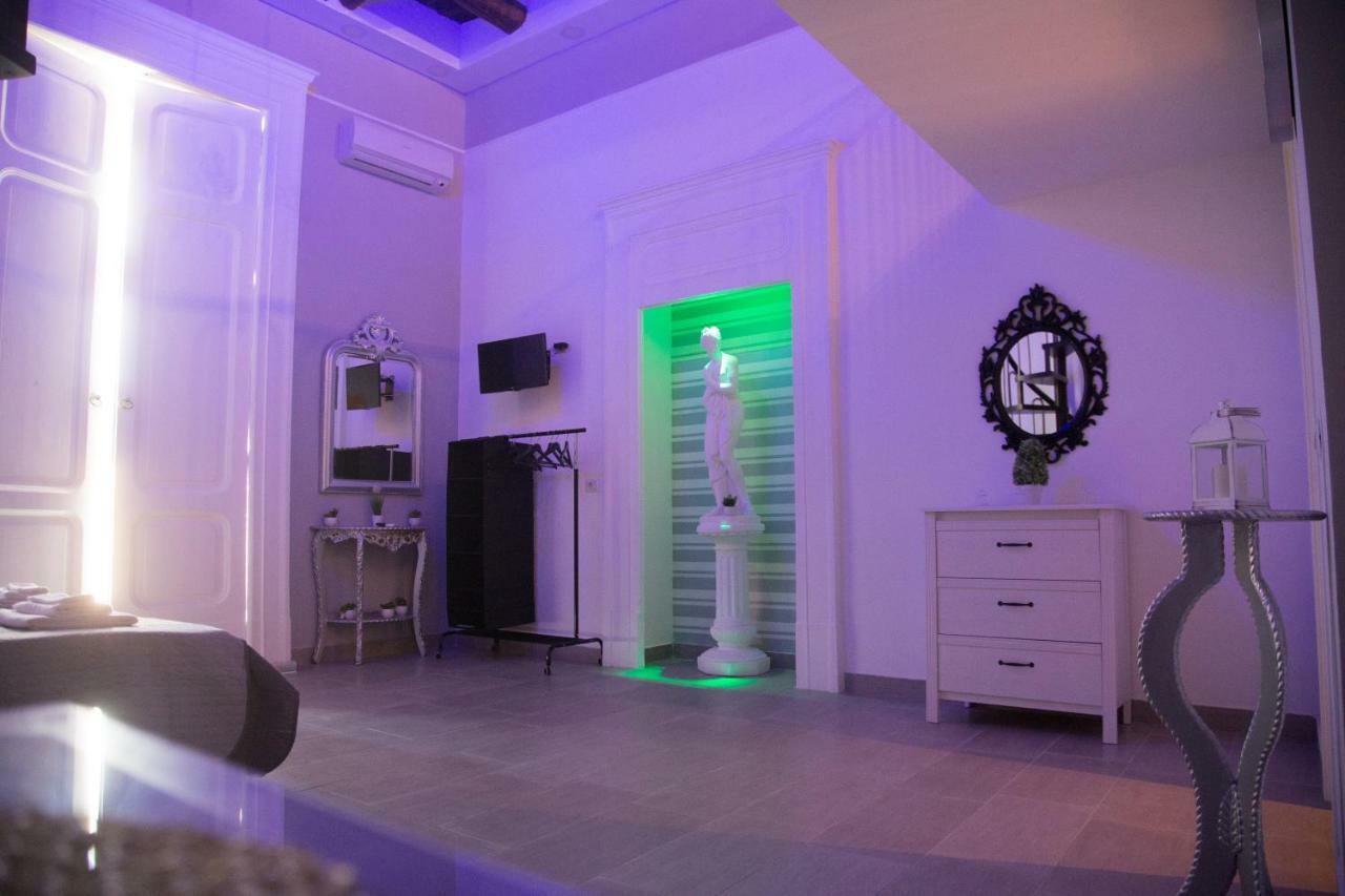 Vesuvius Luxury Suites Наполи Екстериор снимка